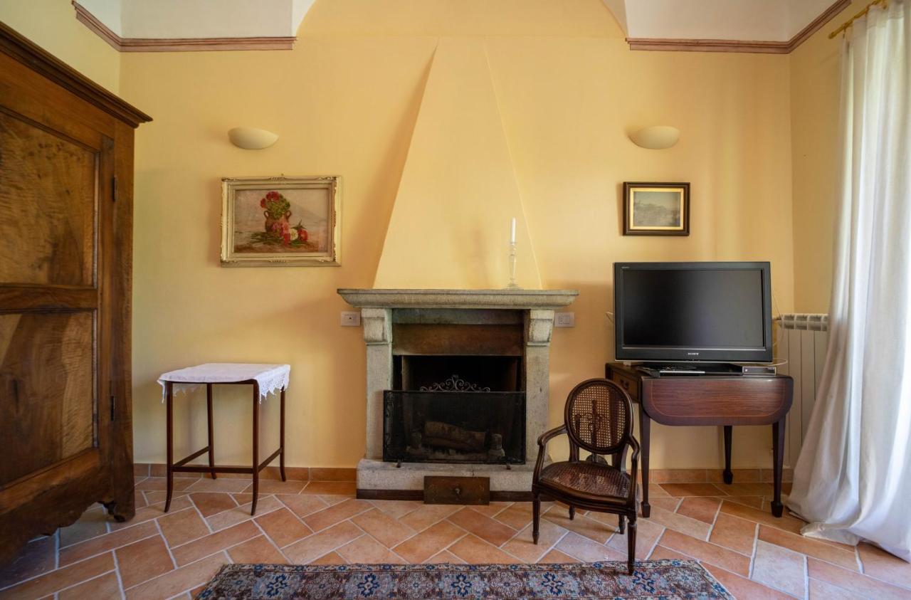 La Loggia Dei Frati Apartment Cannero Riviera Bagian luar foto