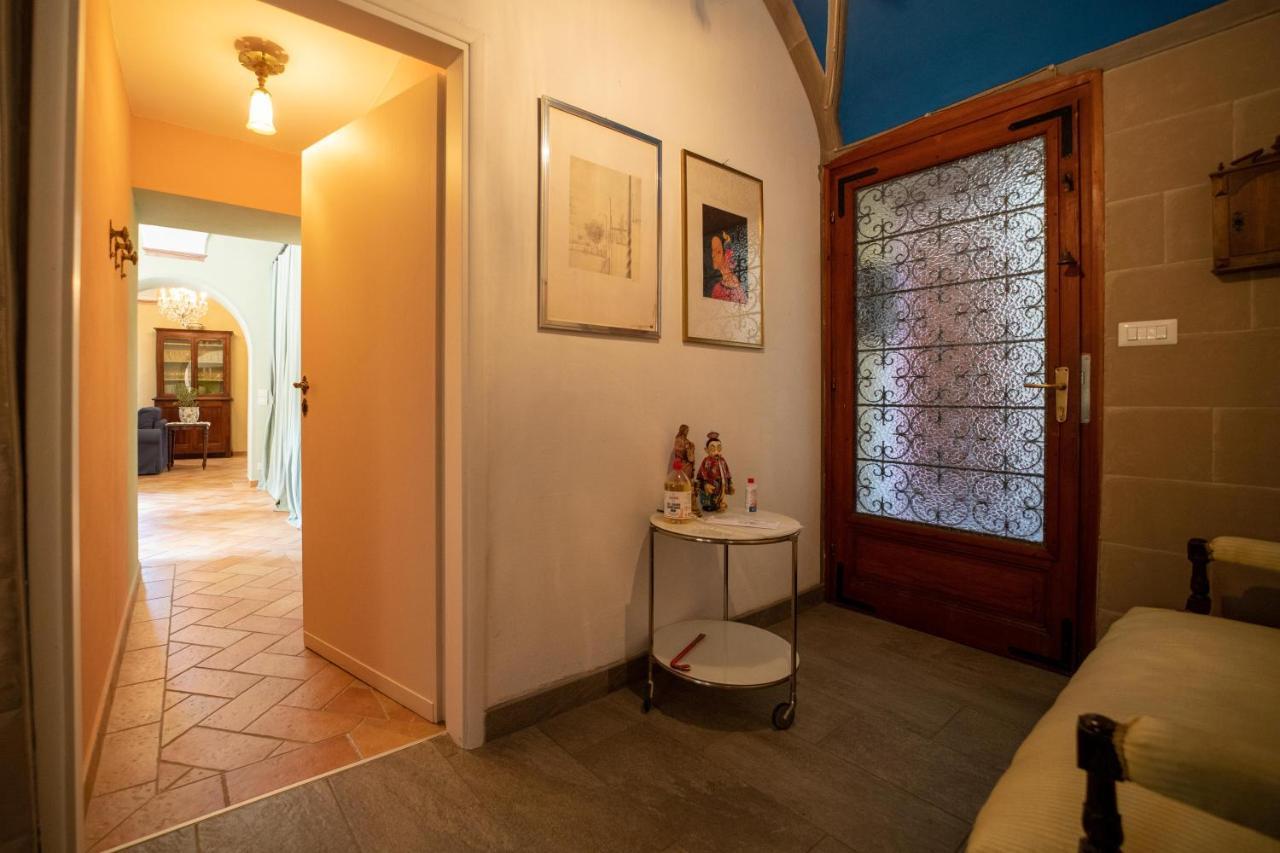 La Loggia Dei Frati Apartment Cannero Riviera Bagian luar foto
